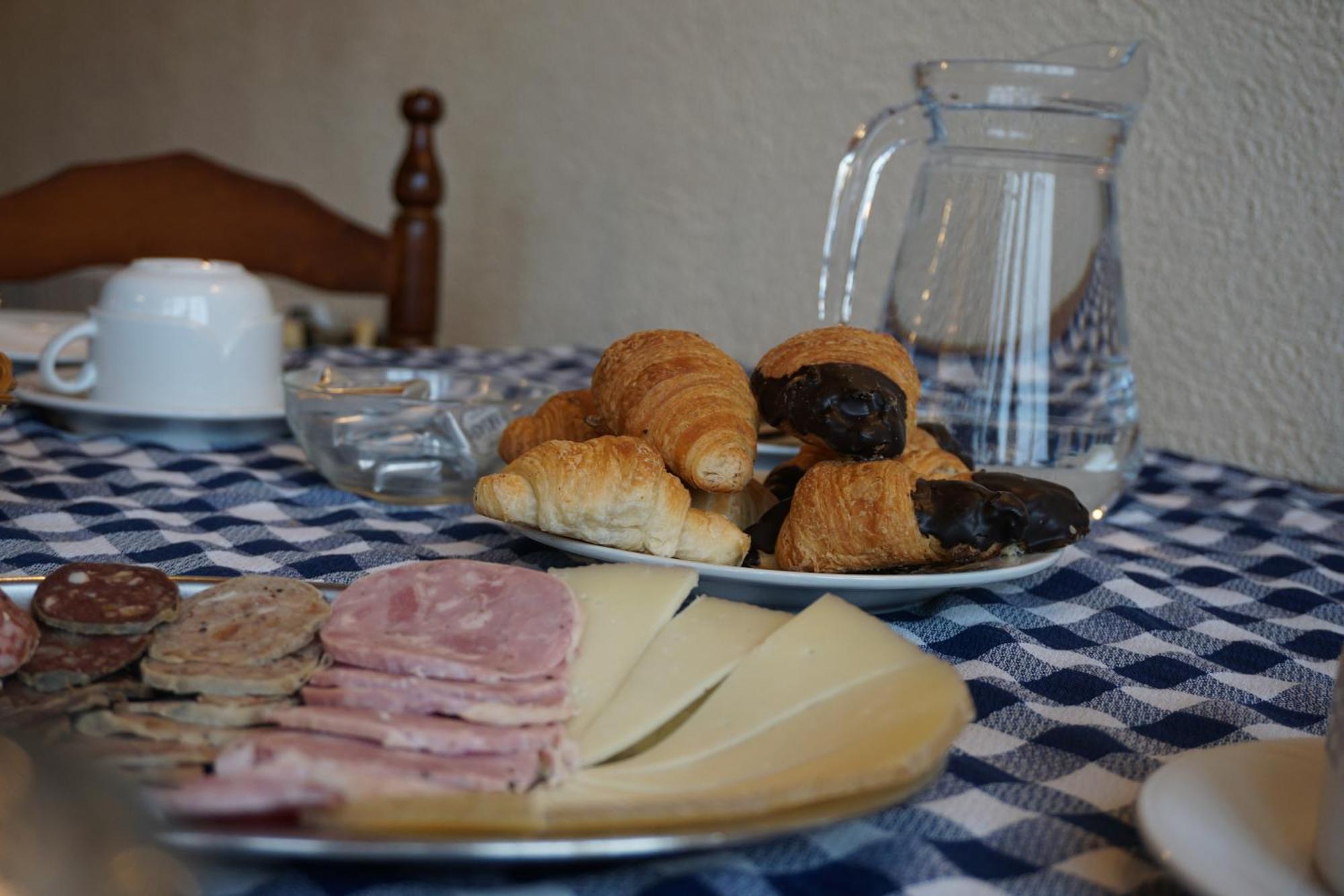 Maison d'hôtes Agroturisme Sant Dionis à Campllong Extérieur photo